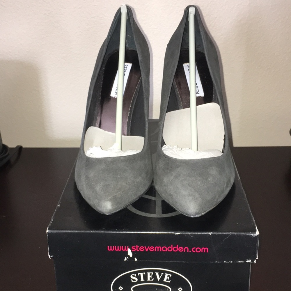 Steve Madden Comodo grey suede heels